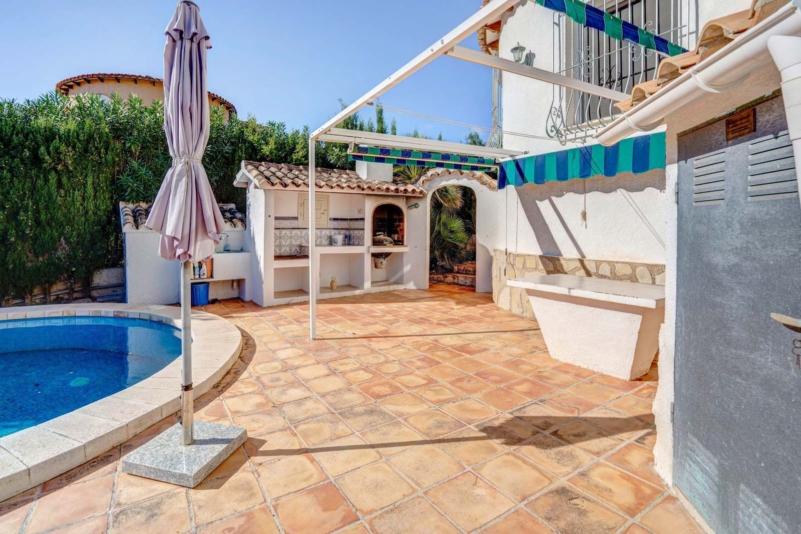2 soveværelse Villa til salg i Calpe / Calp med swimmingpool - € 470.000 (Ref: 9598679)
