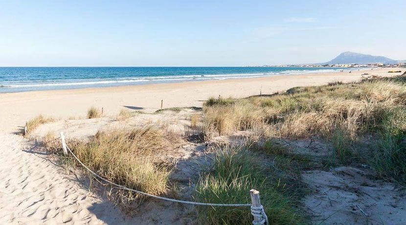 3 slaapkamer Villa te koop in Els Poblets met zwembad garage - € 415.000 (Ref: 9629628)