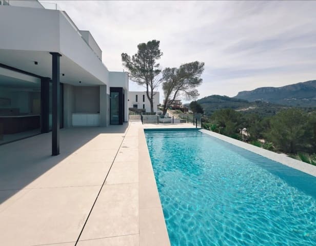 3 soveværelse Villa til salg i Calpe / Calp med swimmingpool garage - € 1.135.000 (Ref: 9690025)