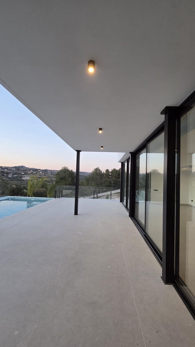 3 sovrum Villa till salu i Calpe / Calp med pool garage - 1 135 000 € (Ref: 9690025)