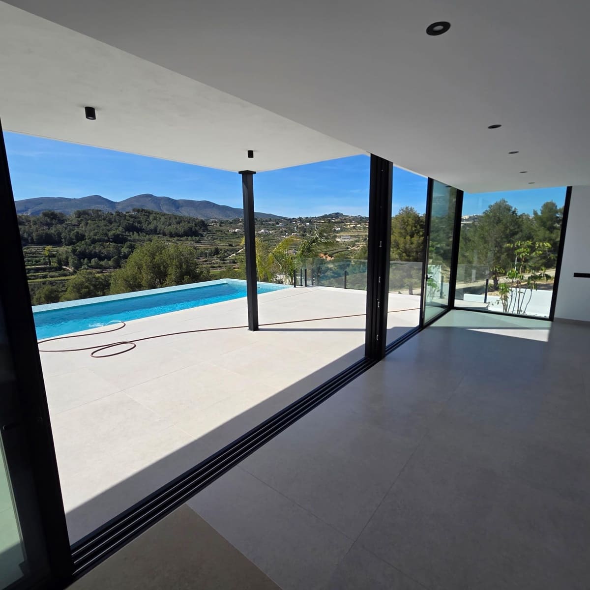 3 sovrum Villa till salu i Calpe / Calp med pool garage - 1 135 000 € (Ref: 9690025)