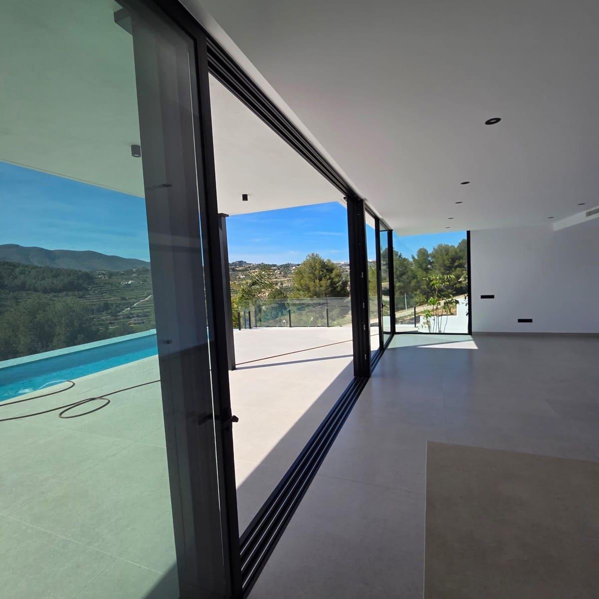 3 sovrum Villa till salu i Calpe / Calp med pool garage - 1 135 000 € (Ref: 9690025)
