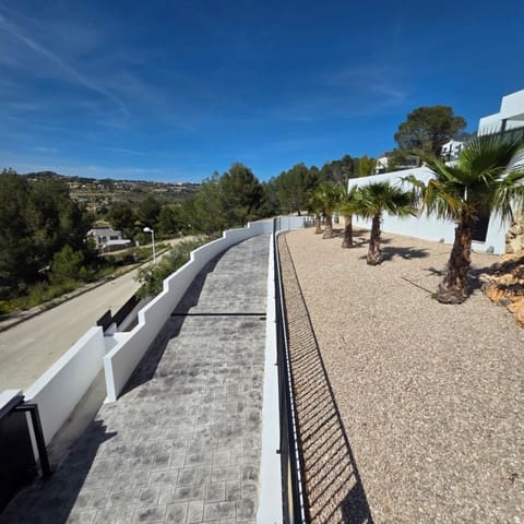 3 makuuhuone Huvila myytävänä paikassa Cometa - Carrió, Calpe / Calp mukana uima-altaan 
autotalli - 1 135 000 € (Ref: 9690025)