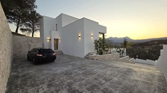 3 makuuhuone Huvila myytävänä paikassa Cometa - Carrió, Calpe / Calp mukana uima-altaan 
autotalli - 1 135 000 € (Ref: 9690025)