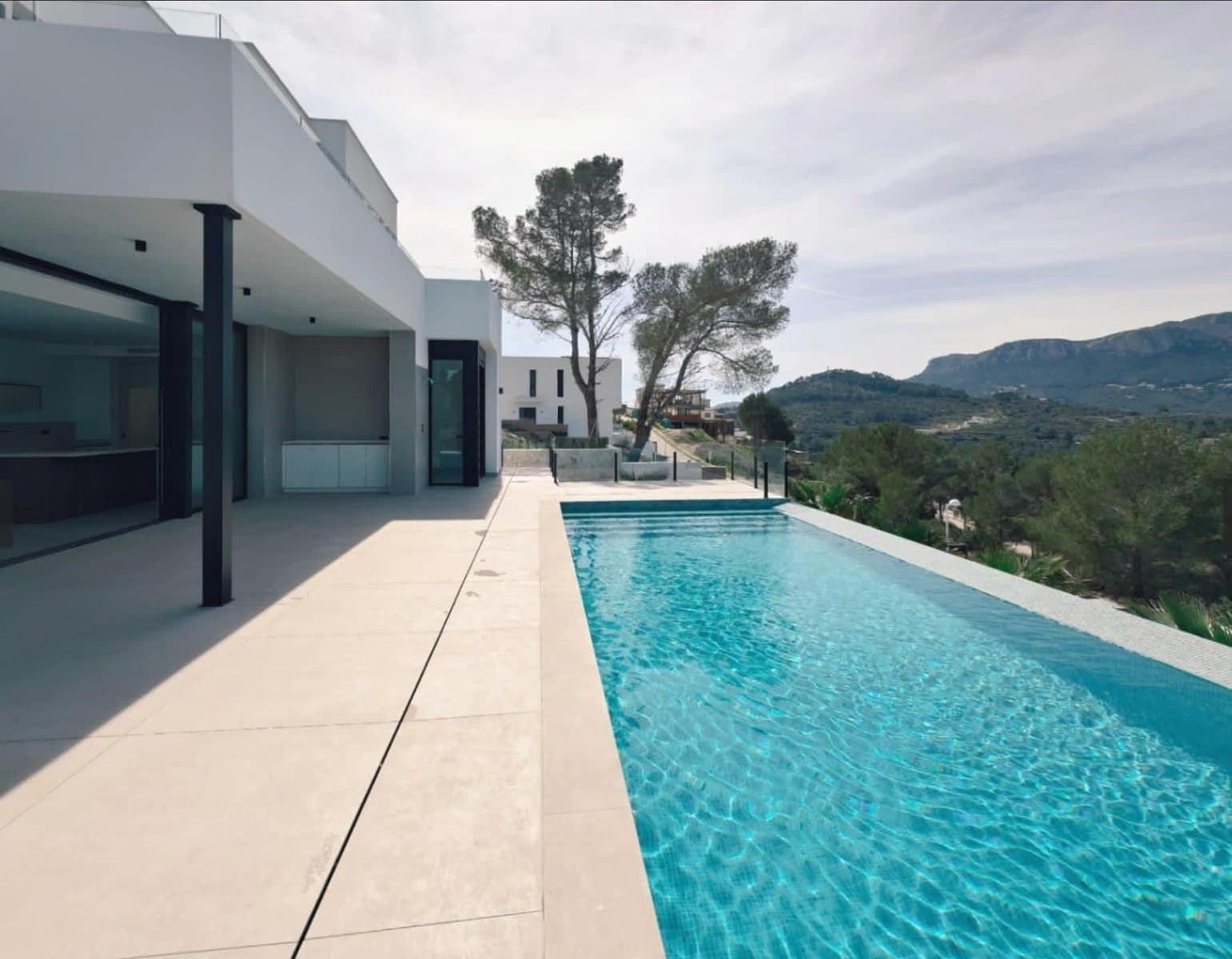 3 sovrum Villa till salu i Calpe / Calp med pool garage - 1 135 000 € (Ref: 9690025)