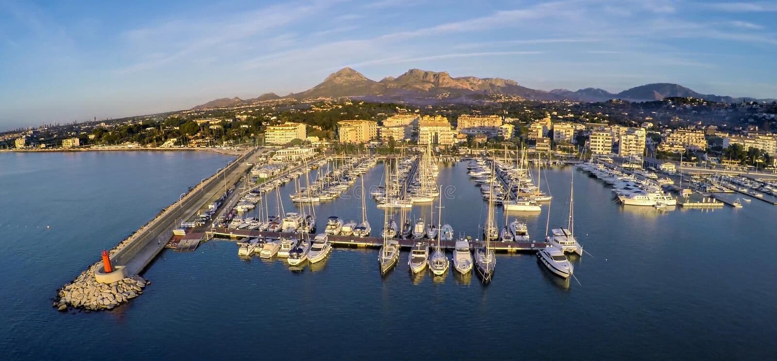 2 soveværelse Semi-Rækkehus til salg i Altea med swimmingpool garage - € 340.000 (Ref: 9777651)