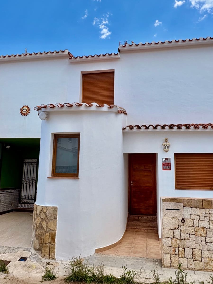 4 soveværelse Rækkehus til salg i Denia - € 340.000 (Ref: 9838740)