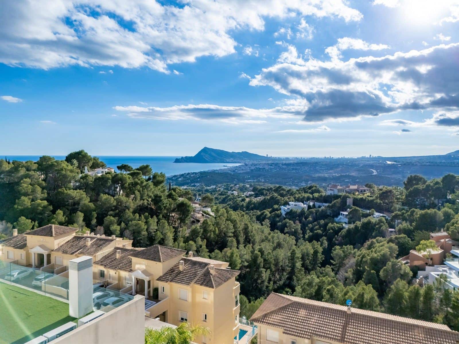 4 Zimmer Villa zu verkaufen in Altea mit Pool Garage - 1.500.000 € (Ref: 9880399)
