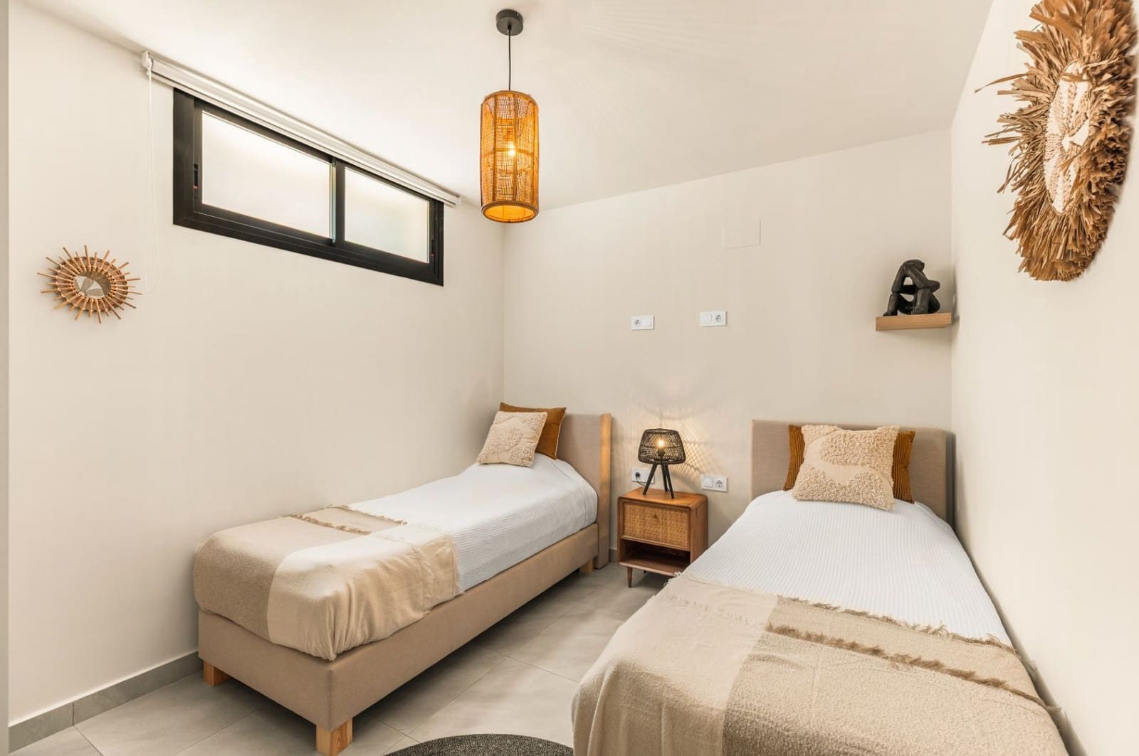5 sypialnia Willa na sprzedaż w Polop z basenem garażem - 675 000 € (Ref: 9993680)