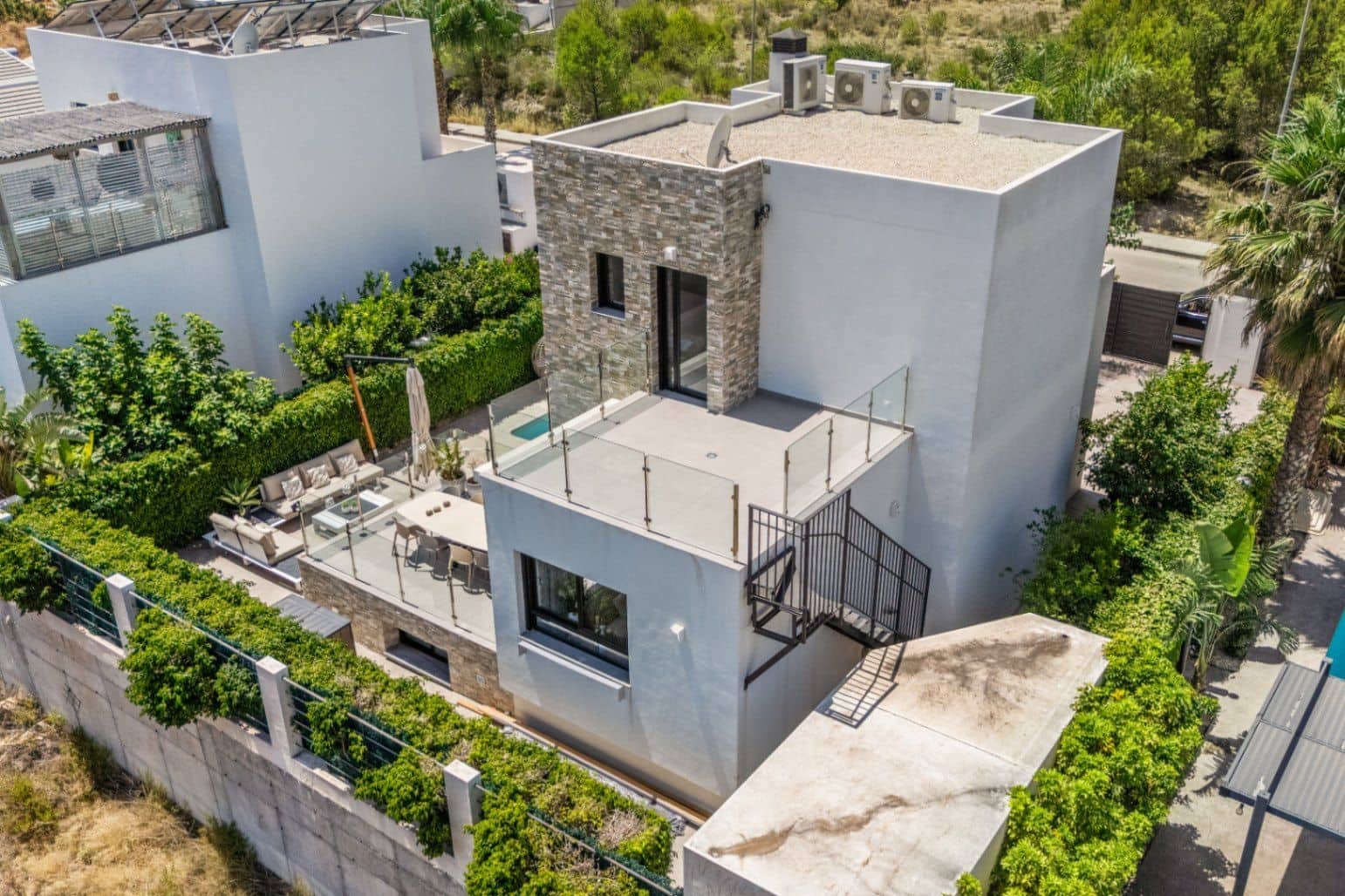 5 sypialnia Willa na sprzedaż w Polop z basenem garażem - 675 000 € (Ref: 9993680)