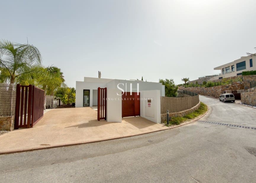 3 quarto Moradia para venda em Las Colinas Golf com piscina garagem - 995 000 € (Ref: 10001223)