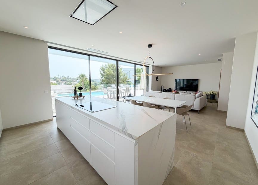 3 quarto Moradia para venda em Las Colinas Golf com piscina garagem - 995 000 € (Ref: 10001223)