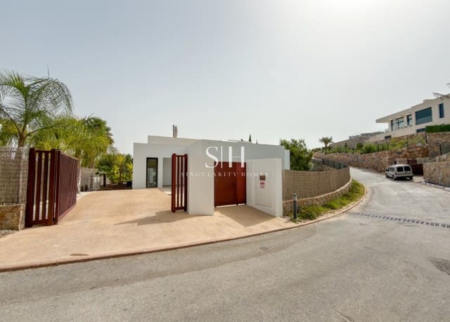 Chalet de 3 habitaciones en Las Colinas Golf, Orihuela en venta con piscina garaje - 995.000 € (Ref: 10001223)