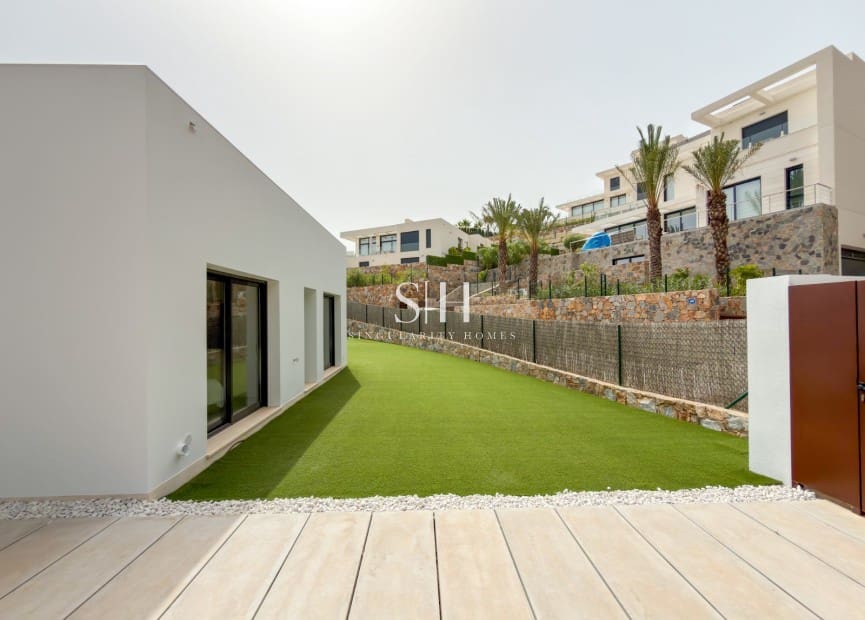 3 quarto Moradia para venda em Las Colinas Golf com piscina garagem - 995 000 € (Ref: 10001223)