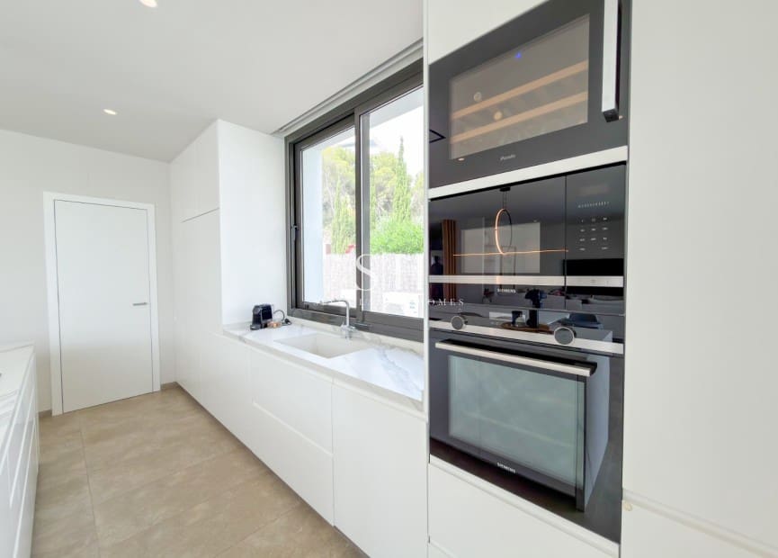 3 quarto Moradia para venda em Las Colinas Golf com piscina garagem - 995 000 € (Ref: 10001223)