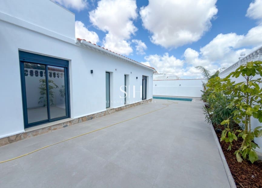 3 bedroom Villa for sale in La Siesta with pool garage - € 499,000 (Ref: 10002559)