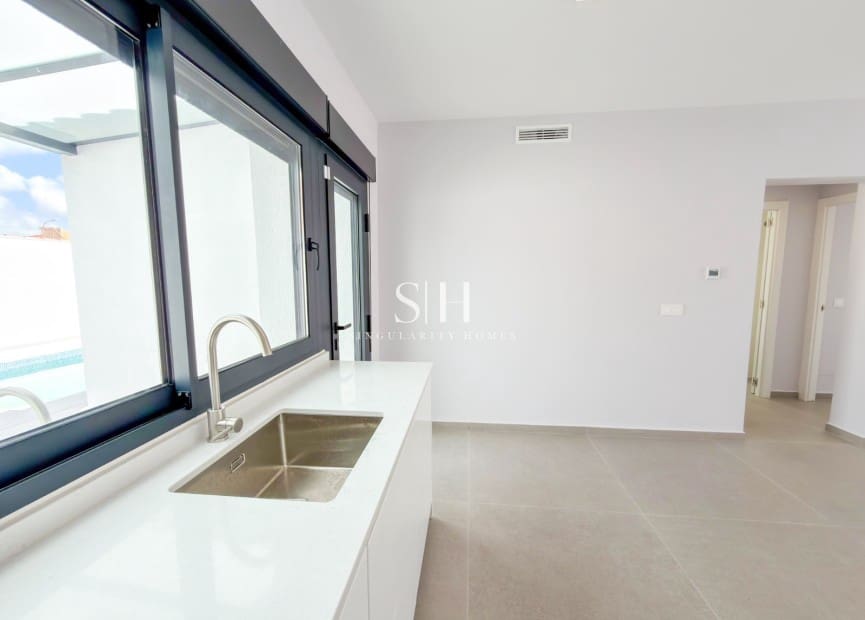 3 bedroom Villa for sale in La Siesta with pool garage - € 499,000 (Ref: 10002559)