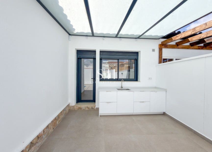 3 bedroom Villa for sale in La Siesta with pool garage - € 499,000 (Ref: 10002559)