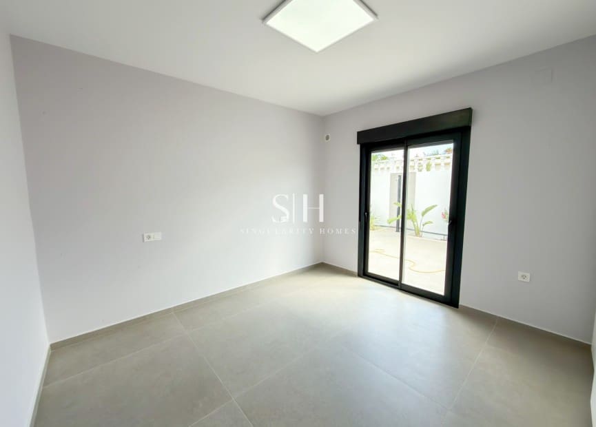 3 bedroom Villa for sale in La Siesta with pool garage - € 499,000 (Ref: 10002559)