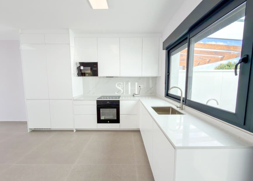3 bedroom Villa for sale in La Siesta with pool garage - € 499,000 (Ref: 10002559)