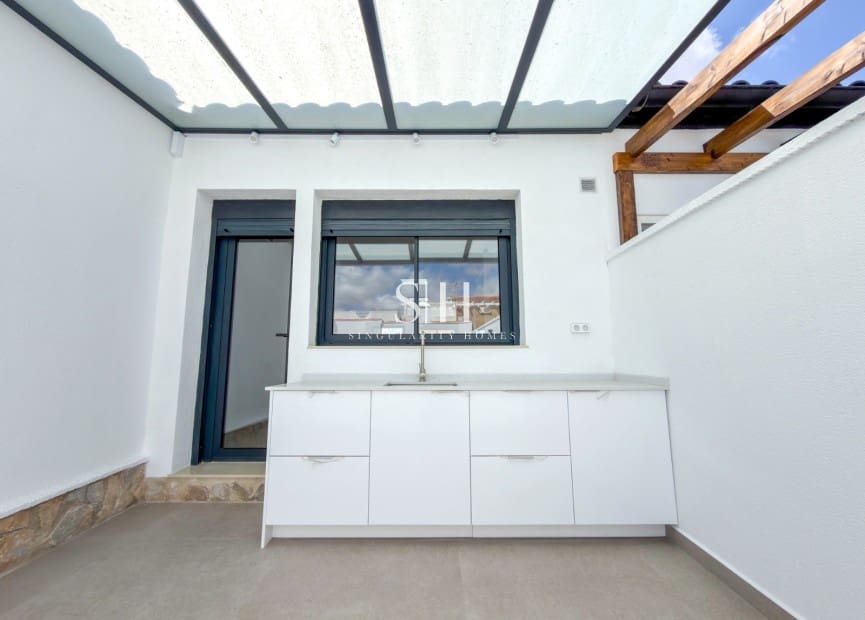 3 bedroom Villa for sale in La Siesta with pool garage - € 499,000 (Ref: 10002559)