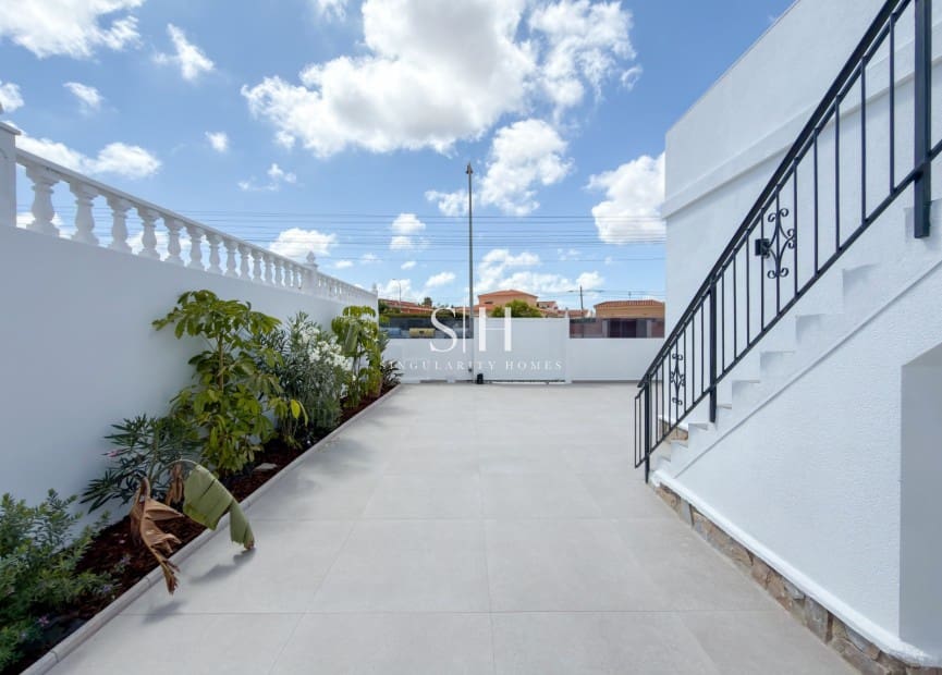 3 bedroom Villa for sale in La Siesta with pool garage - € 499,000 (Ref: 10002559)