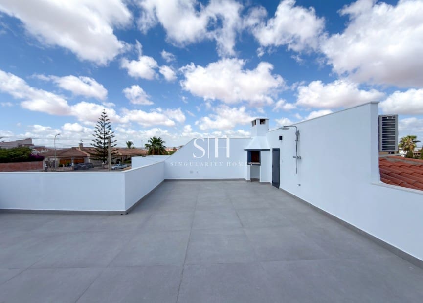 3 bedroom Villa for sale in La Siesta with pool garage - € 499,000 (Ref: 10002559)