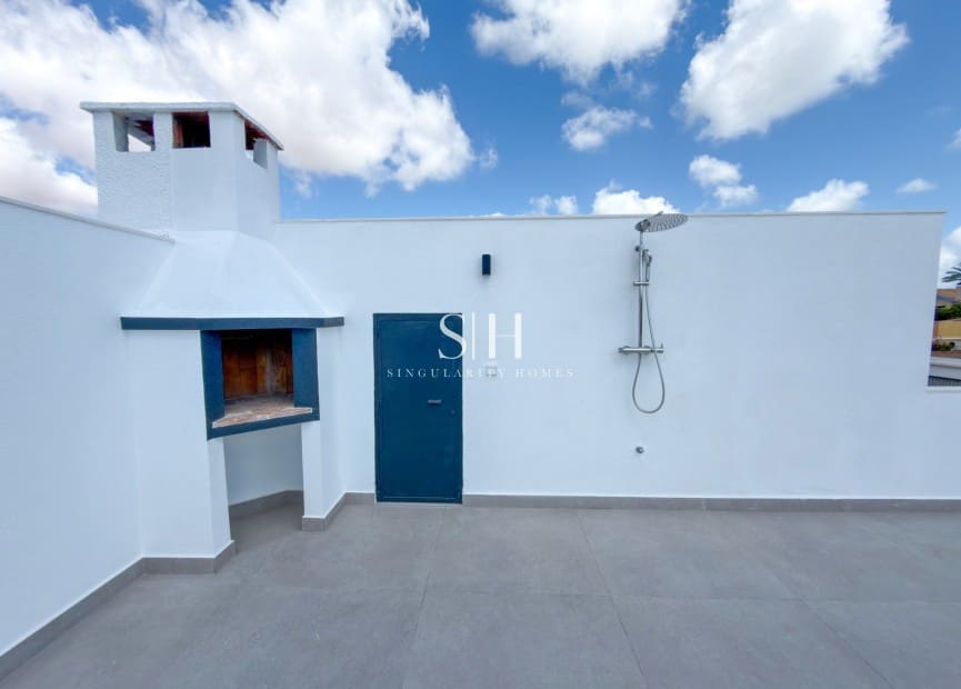 3 bedroom Villa for sale in La Siesta with pool garage - € 499,000 (Ref: 10002559)