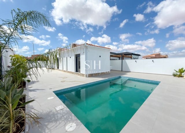 3 bedroom Villa for sale in La Siesta, Torrevieja with pool garage - € 499,000 (Ref: 10002559)
