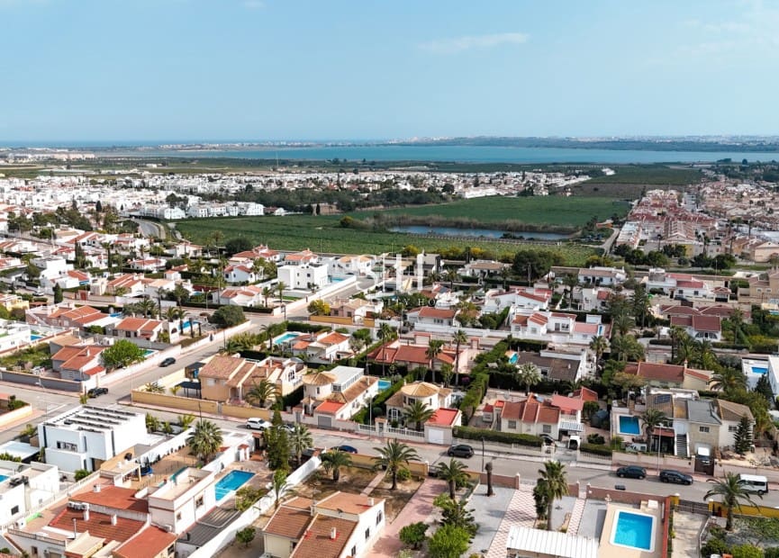 3 chambre Villa/Maison à vendre à Ciudad Quesada avec piscine garage - 450 000 € (Ref: 10006112)