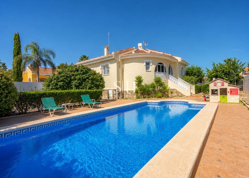 3 chambre Villa/Maison à vendre à Ciudad Quesada avec piscine garage - 450 000 € (Ref: 10006112)