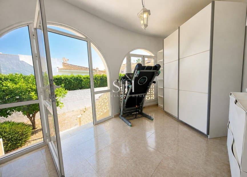 3 chambre Villa/Maison à vendre à Ciudad Quesada avec piscine garage - 450 000 € (Ref: 10006112)
