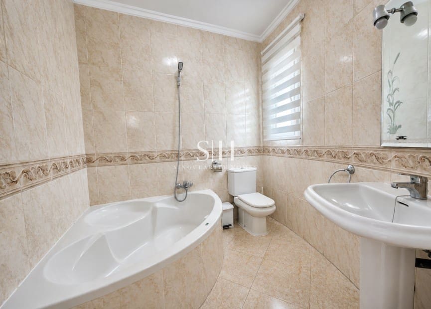 3 chambre Villa/Maison à vendre à Ciudad Quesada avec piscine garage - 450 000 € (Ref: 10006112)