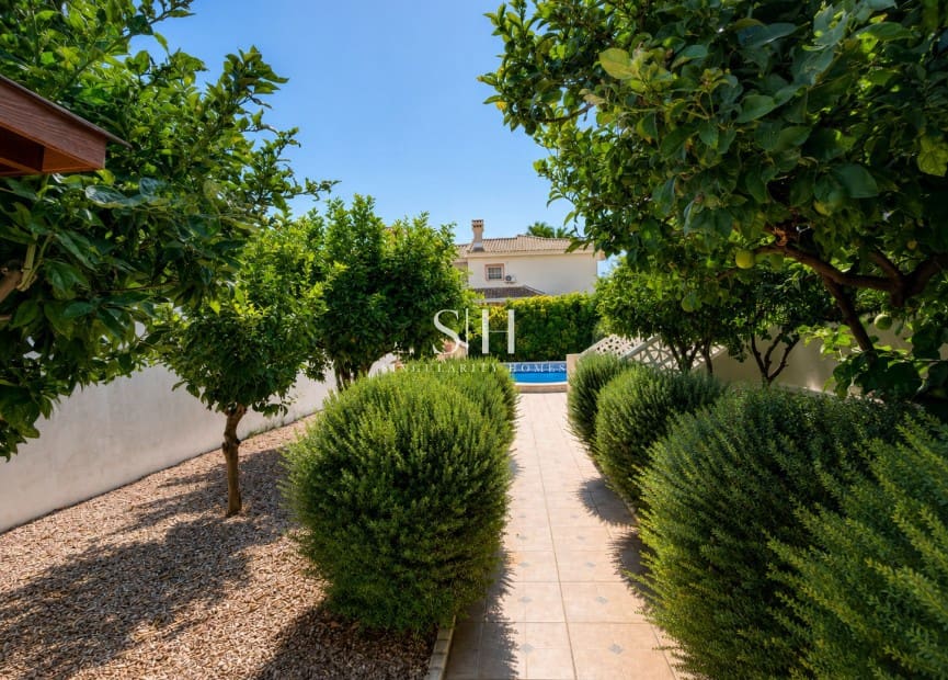 3 chambre Villa/Maison à vendre à Ciudad Quesada avec piscine garage - 450 000 € (Ref: 10006112)