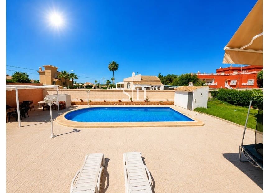 5 Zimmer Villa zu verkaufen in Torrevieja mit Pool Garage - 399.000 € (Ref: 10008101)