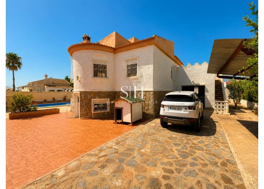 5 Zimmer Villa zu verkaufen in Torrevieja mit Pool Garage - 399.000 € (Ref: 10008101)