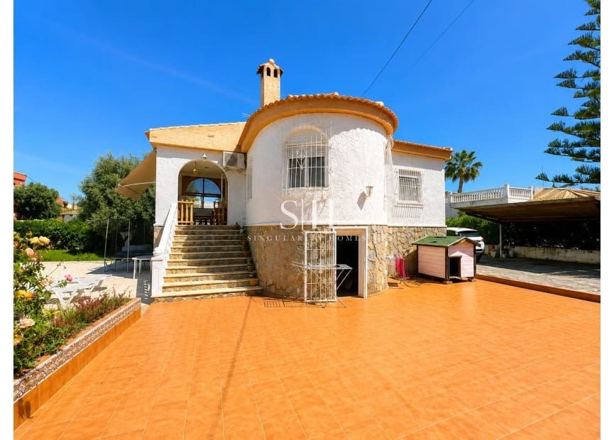 5 Zimmer Villa zu verkaufen in Torrevieja mit Pool Garage - 399.000 € (Ref: 10008101)