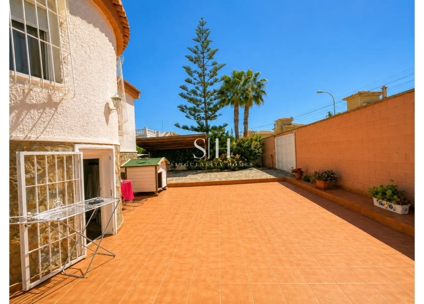 5 Zimmer Villa zu verkaufen in Torrevieja mit Pool Garage - 399.000 € (Ref: 10008101)