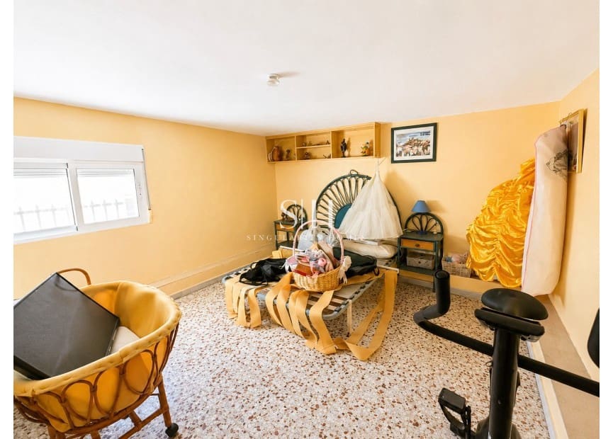 5 Zimmer Villa zu verkaufen in Torrevieja mit Pool Garage - 399.000 € (Ref: 10008101)