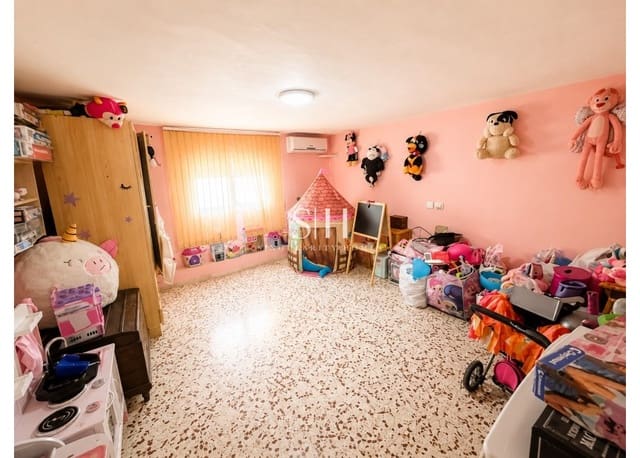 5 Zimmer Villa zu verkaufen in El Chaparral, Torrevieja mit Pool Garage - 399.000 € (Ref: 10008101)
