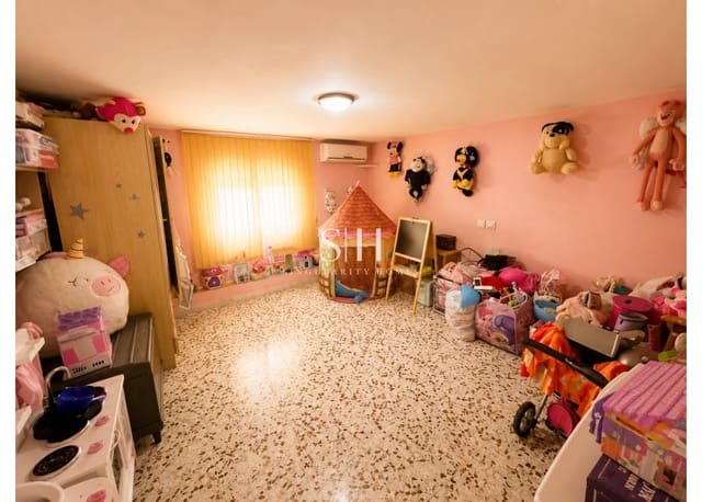 5 Zimmer Villa zu verkaufen in El Chaparral, Torrevieja mit Pool Garage - 399.000 € (Ref: 10008101)