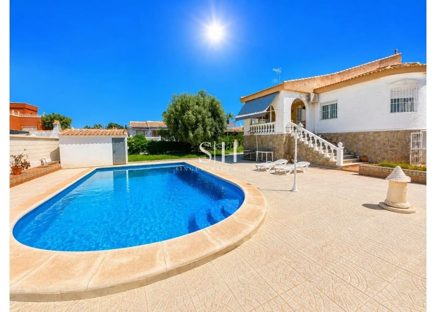 5 Zimmer Villa zu verkaufen in Torrevieja mit Pool Garage - 399.000 € (Ref: 10008101)