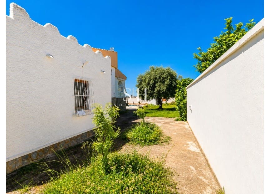 5 Zimmer Villa zu verkaufen in Torrevieja mit Pool Garage - 399.000 € (Ref: 10008101)