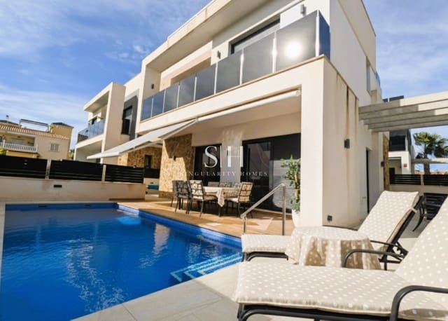 Chalet de 4 habitaciones en Lomas de Cabo Roig - Los Dolses, Orihuela en venta con piscina - 499.950 € (Ref: 10008102)