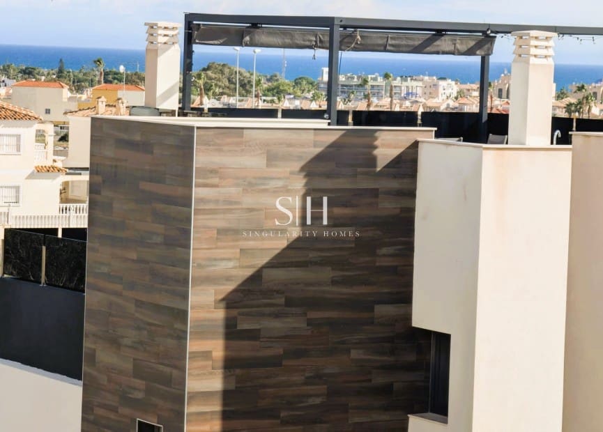 Chalet de 4 habitaciones en Orihuela Costa en venta con piscina - 499.950 € (Ref: 10008102)