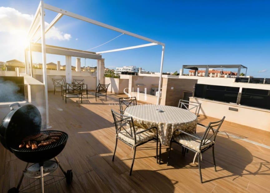 Chalet de 4 habitaciones en Orihuela Costa en venta con piscina - 499.950 € (Ref: 10008102)