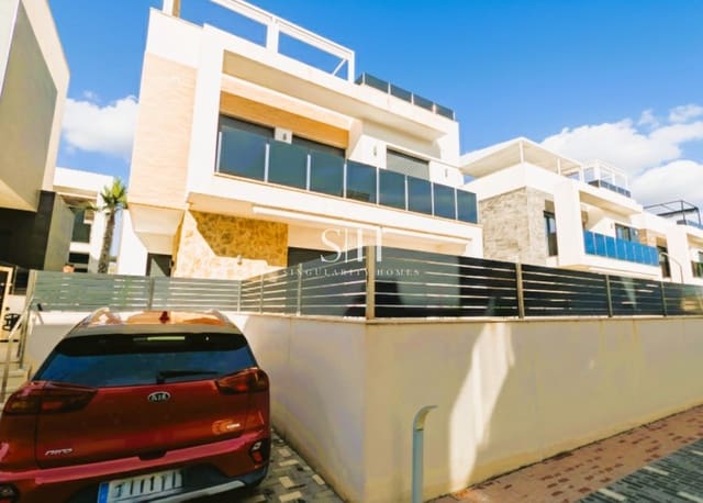 Chalet de 4 habitaciones en Lomas de Cabo Roig - Los Dolses, Orihuela en venta con piscina - 499.950 € (Ref: 10008102)
