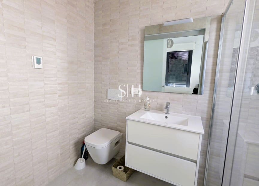 Chalet de 4 habitaciones en Orihuela Costa en venta con piscina - 499.950 € (Ref: 10008102)
