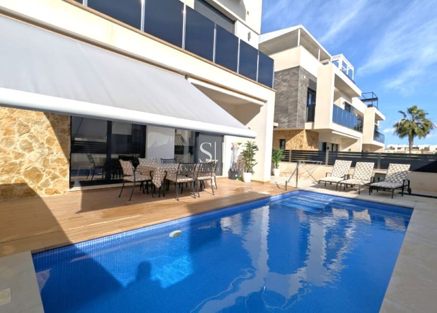 Chalet de 4 habitaciones en Orihuela Costa en venta con piscina - 499.950 € (Ref: 10008102)