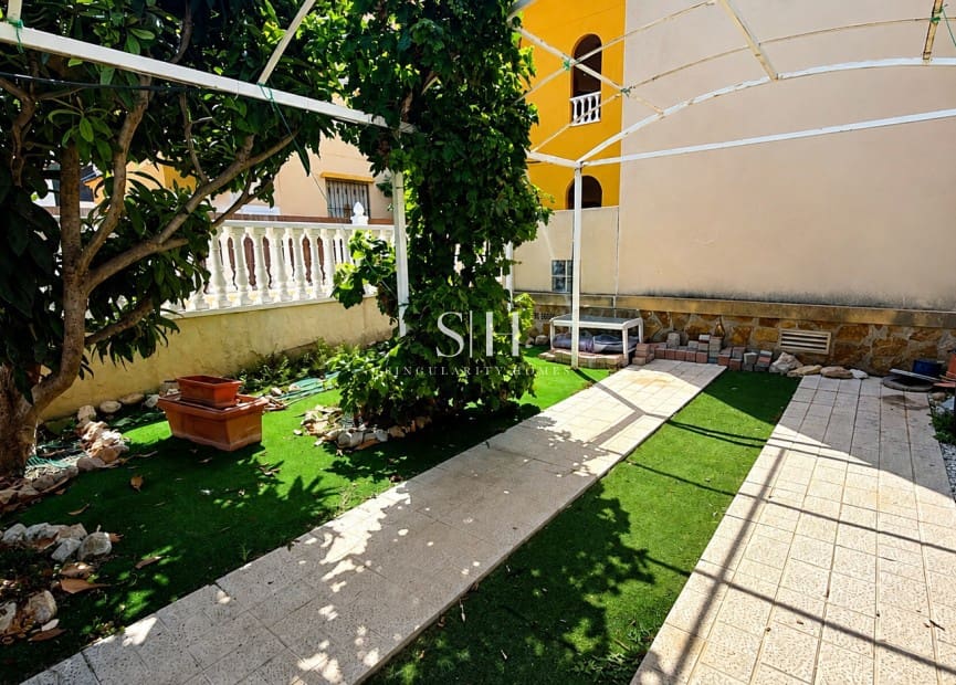 2 bedroom Apartment for sale in Orihuela Costa with pool garage - € 225,000 (Ref: 10011949)